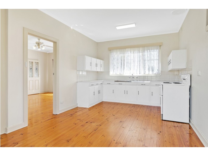 9 Richardson Avenue, Findon SA 5023