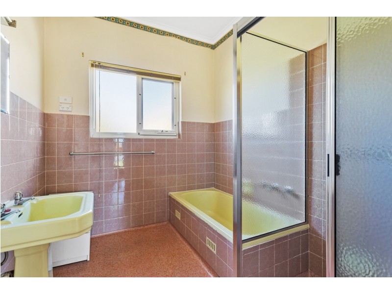 9 Richardson Avenue, Findon SA 5023