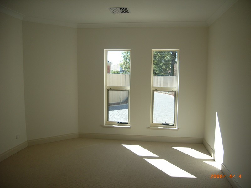 2/18 Third Avenue, Seaton SA 5023