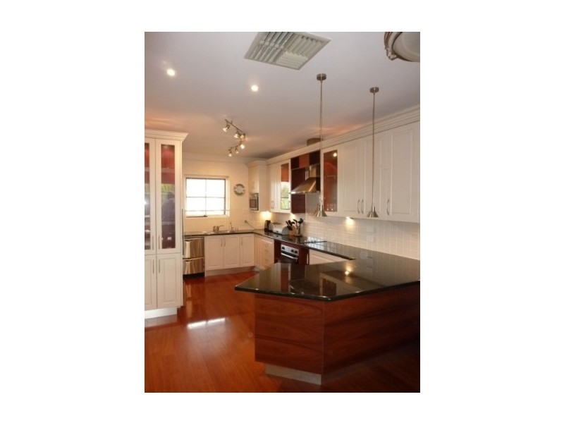 8 Beeston Way, West Lakes SA 5021
