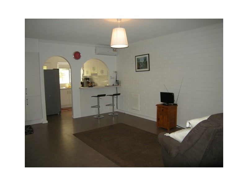 2/9A Clark Terrace, Seaton SA 5023