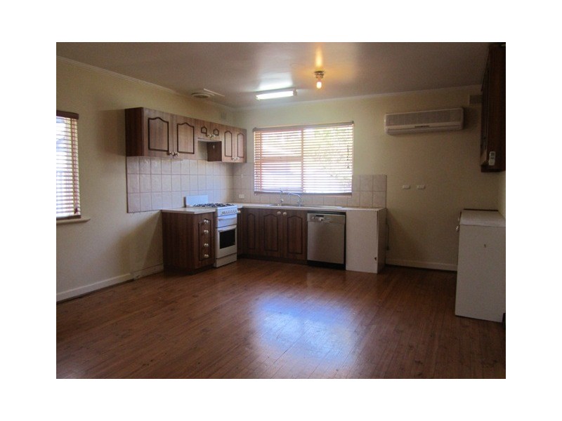 4 Bowen Crescent, Seaton SA 5023