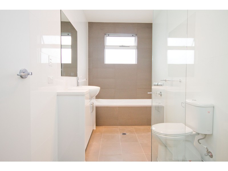 2/3 Dineen Place, West Beach SA 5024