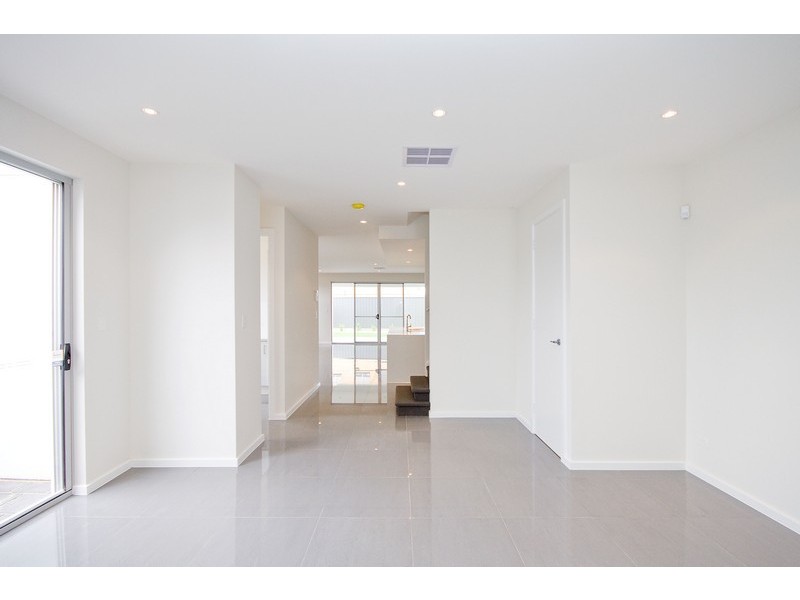 2/3 Dineen Place, West Beach SA 5024