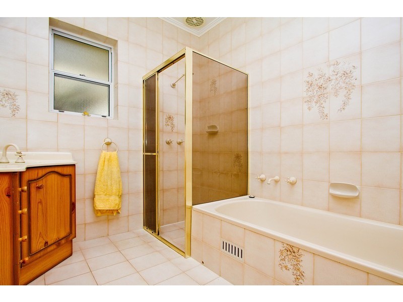 27 Crispian Street, Fulham SA 5024