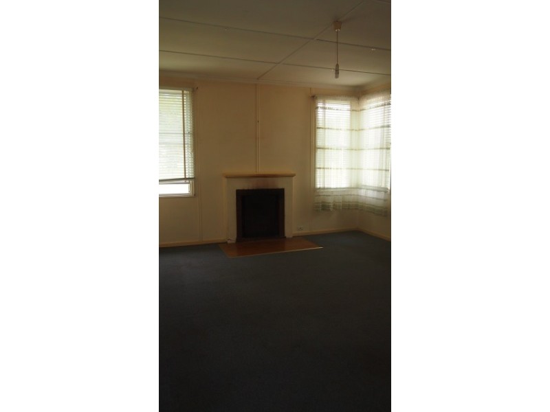 17 Dumfries Avenue, Seaton SA 5023