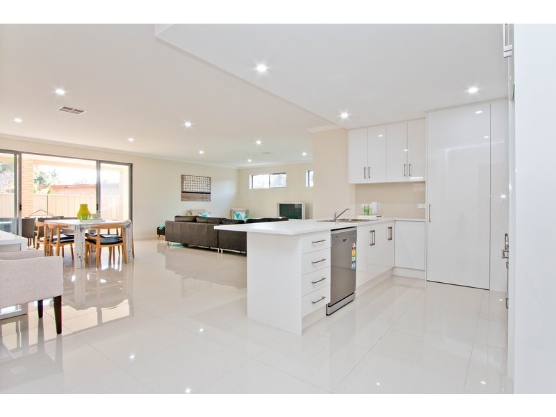 9A Fleetwood Crescent, Henley Beach SA 5022