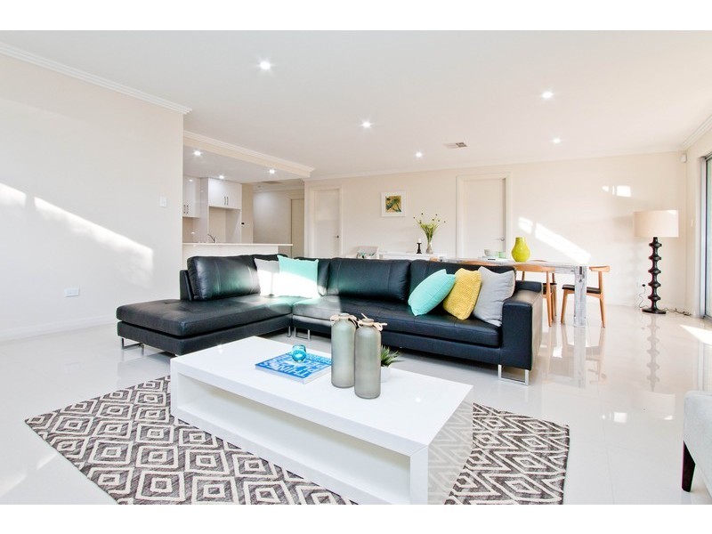 9A Fleetwood Crescent, Henley Beach SA 5022