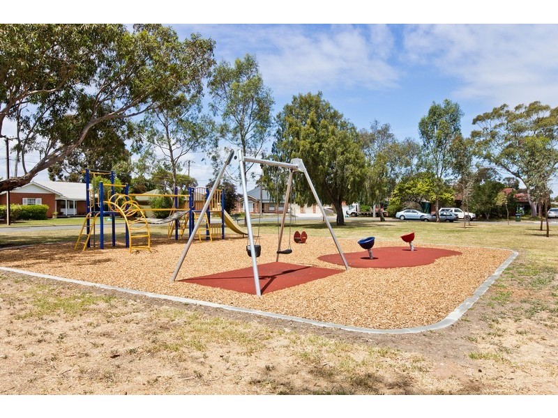 9A Fleetwood Crescent, Henley Beach SA 5022