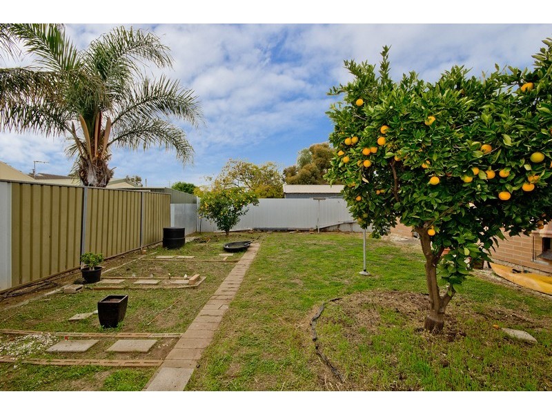 17 Willochra Street, Largs North SA 5016