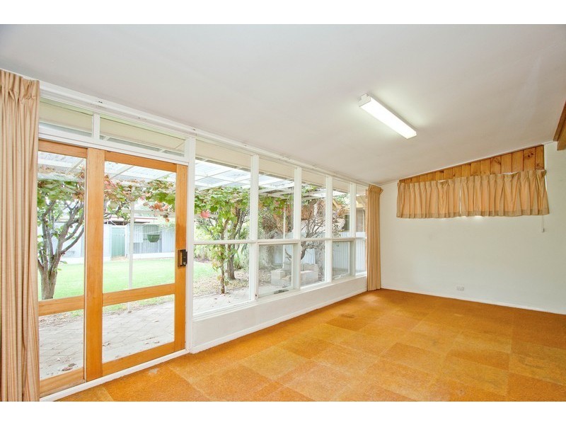 27 Crispian Street, Fulham SA 5024