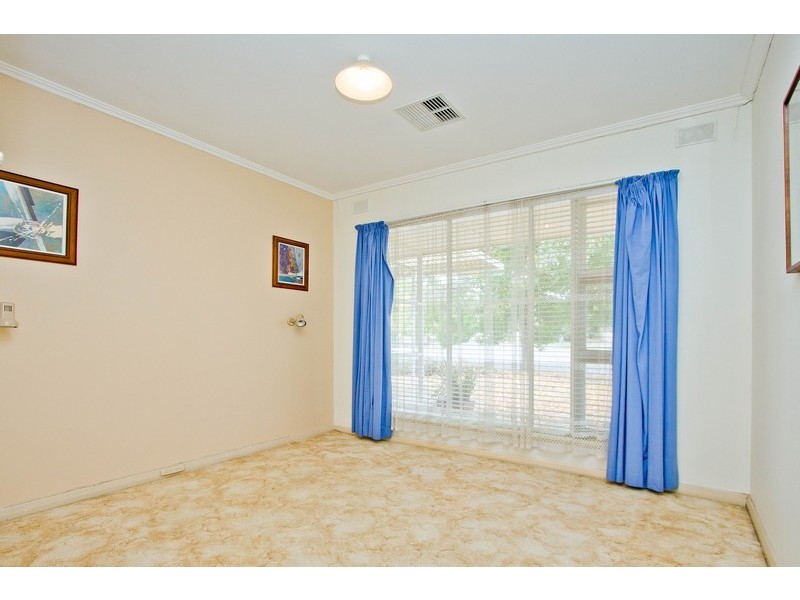 27 Crispian Street, Fulham SA 5024