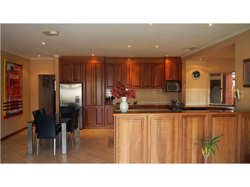 11 Caroline Drive, Allenby Gardens SA 5009