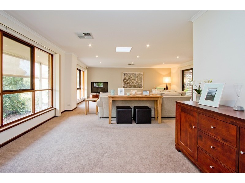 4 Grassdale Rise, Aberfoyle Park SA 5159