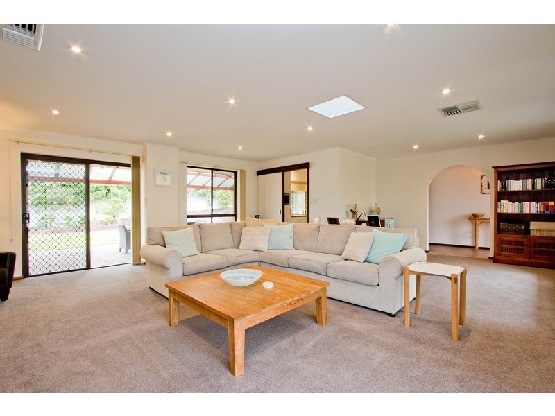 4 Grassdale Rise, Aberfoyle Park SA 5159