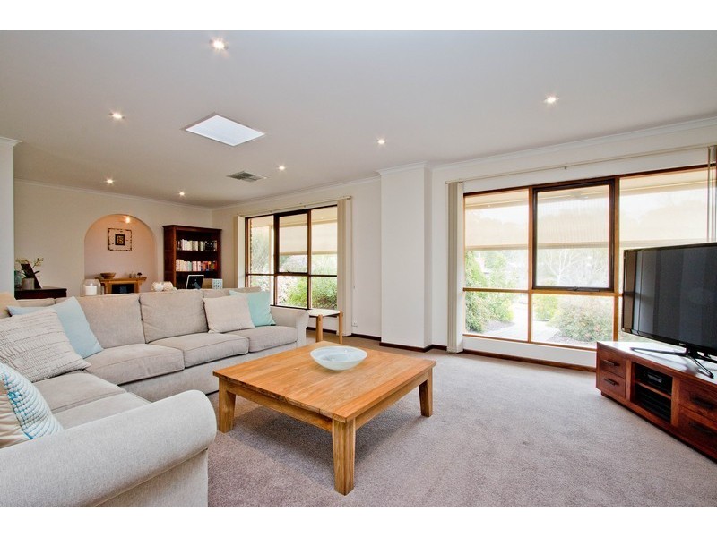 4 Grassdale Rise, Aberfoyle Park SA 5159