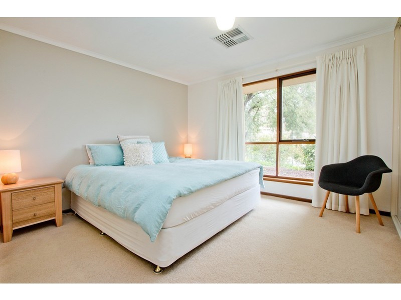 4 Grassdale Rise, Aberfoyle Park SA 5159