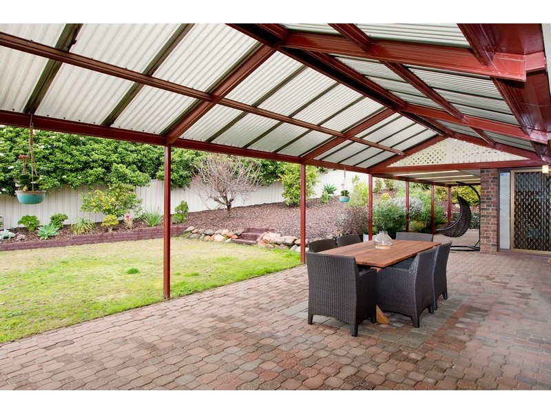 4 Grassdale Rise, Aberfoyle Park SA 5159