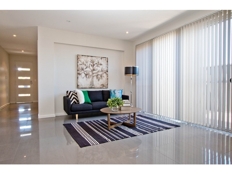 2/3 Dineen Place, West Beach SA 5024