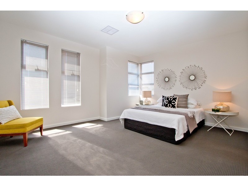 2/3 Dineen Place, West Beach SA 5024