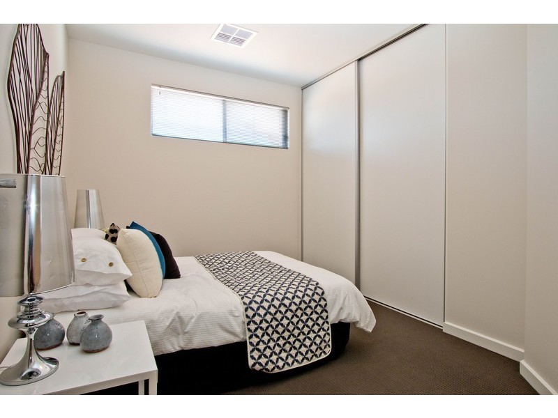 2/3 Dineen Place, West Beach SA 5024