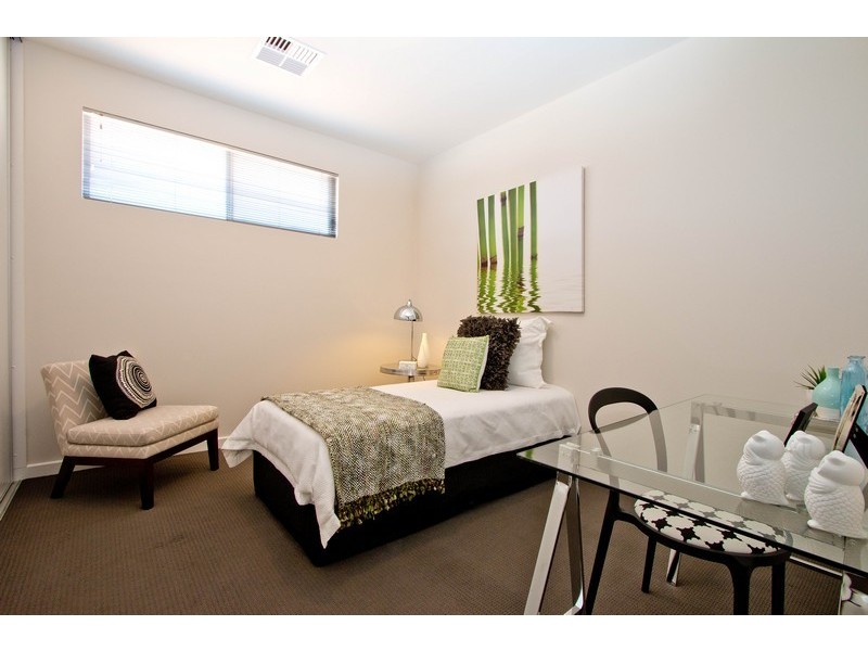 2/3 Dineen Place, West Beach SA 5024