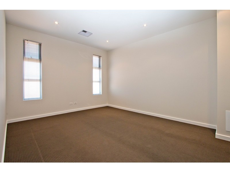 2/3 Dineen Place, West Beach SA 5024