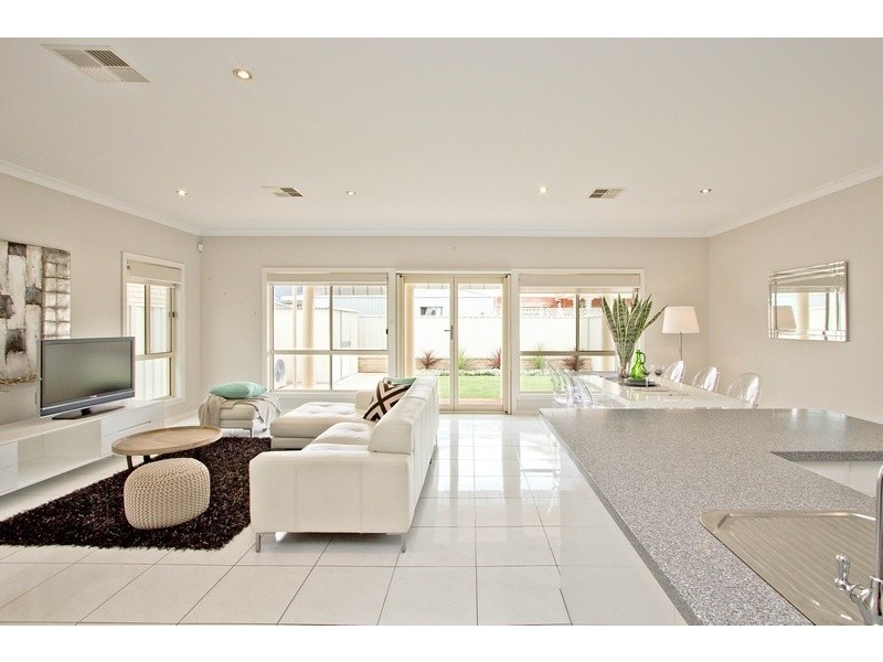 34 Tandanya Avenue, Grange SA 5022