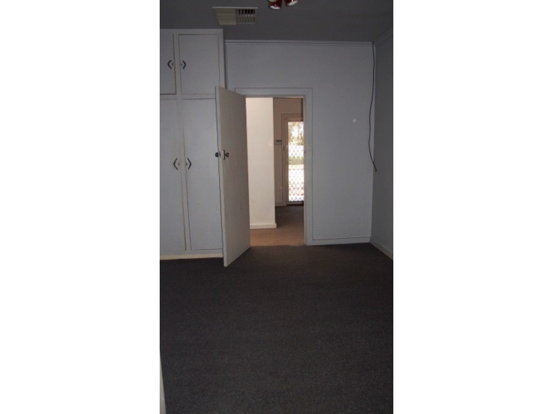 4 Munro Avenue, Seaton SA 5023