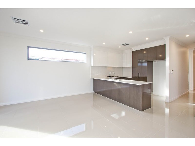 2/15 Yalpara Avenue, Seaton SA 5023