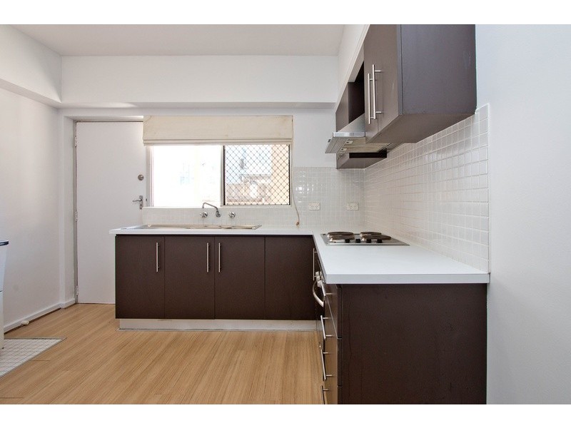 4/20 Seaview Road, West Beach SA 5024