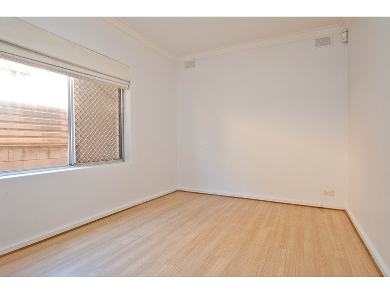 4/20 Seaview Road, West Beach SA 5024