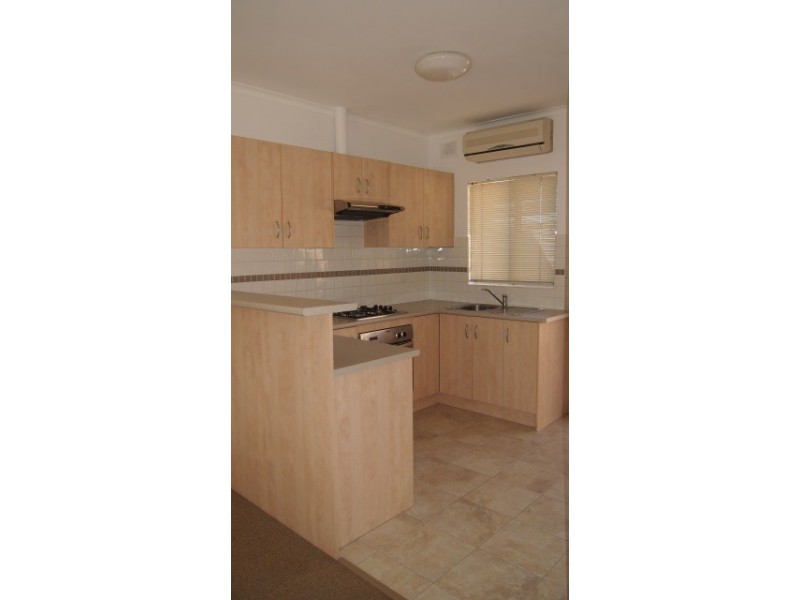 2/2 Bach Crecent, Seaton SA 5023