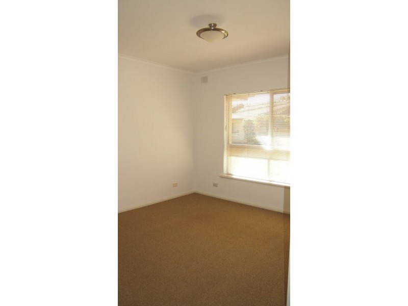 2/2 Bach Crecent, Seaton SA 5023