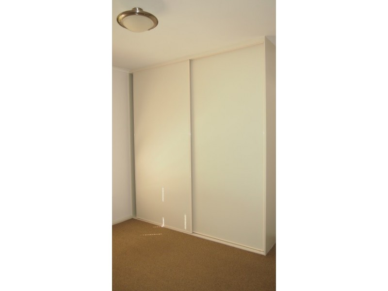 2/2 Bach Crecent, Seaton SA 5023