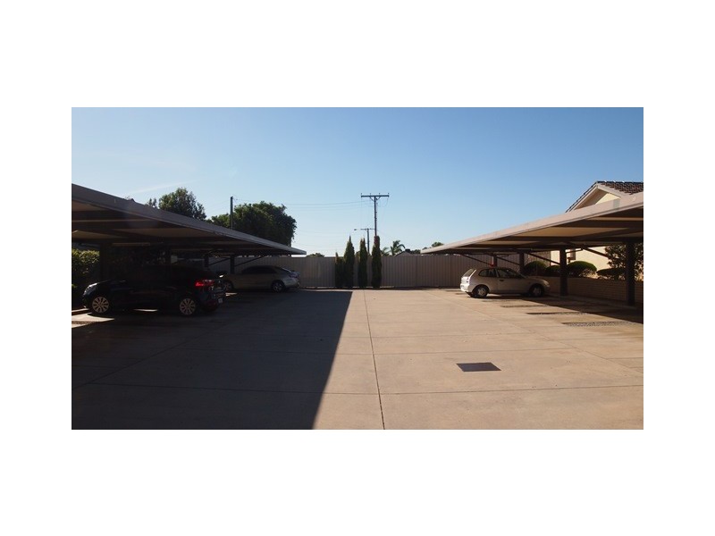 2/2 Bach Crecent, Seaton SA 5023