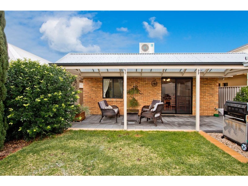 17 Coppins Terrace, Fulham Gardens SA 5024