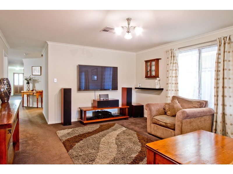 17 Coppins Terrace, Fulham Gardens SA 5024