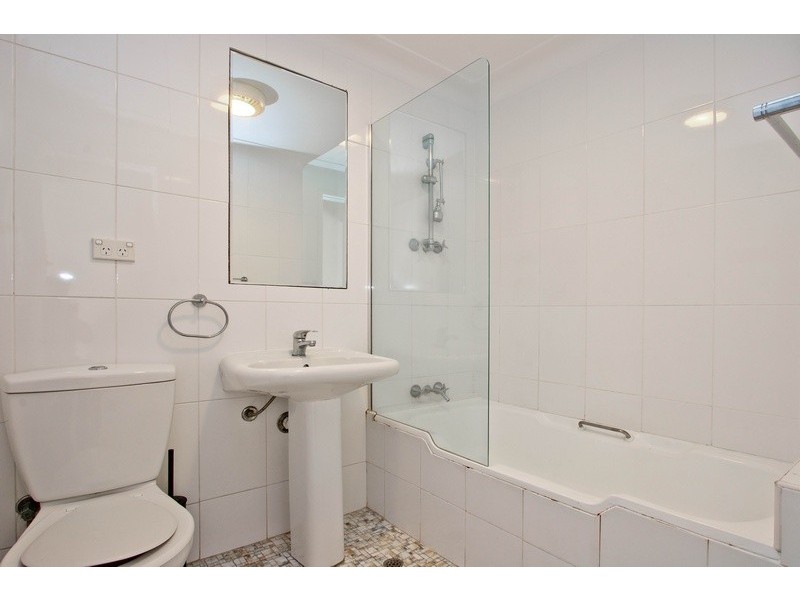 4/20 Seaview Road, West Beach SA 5024