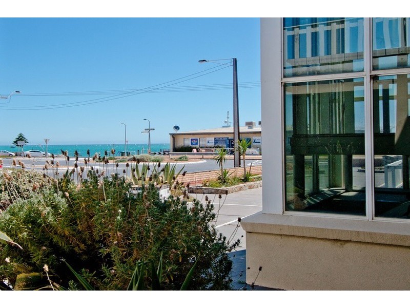 4/20 Seaview Road, West Beach SA 5024