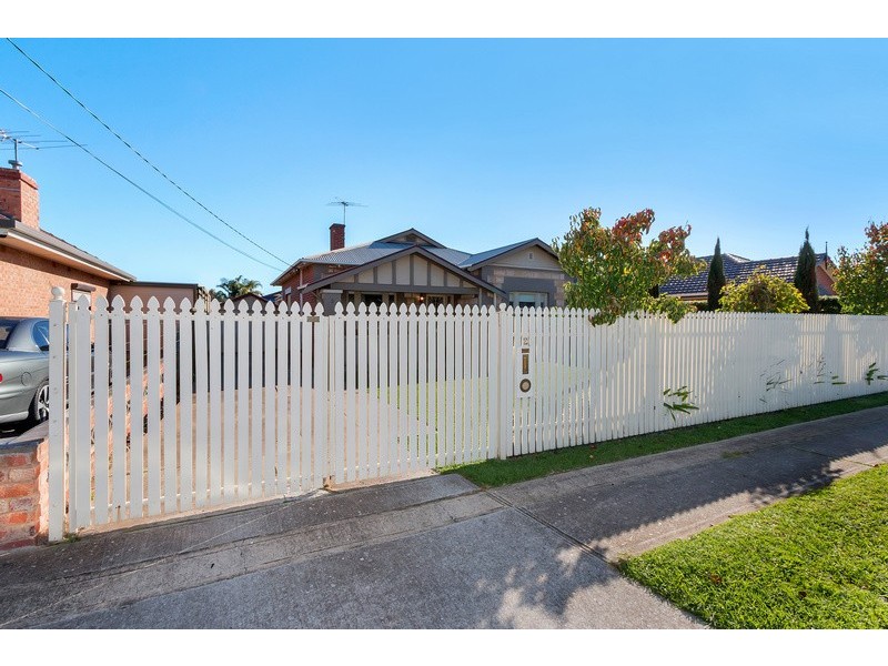 2 Fortrose Avenue, Seaton SA 5023