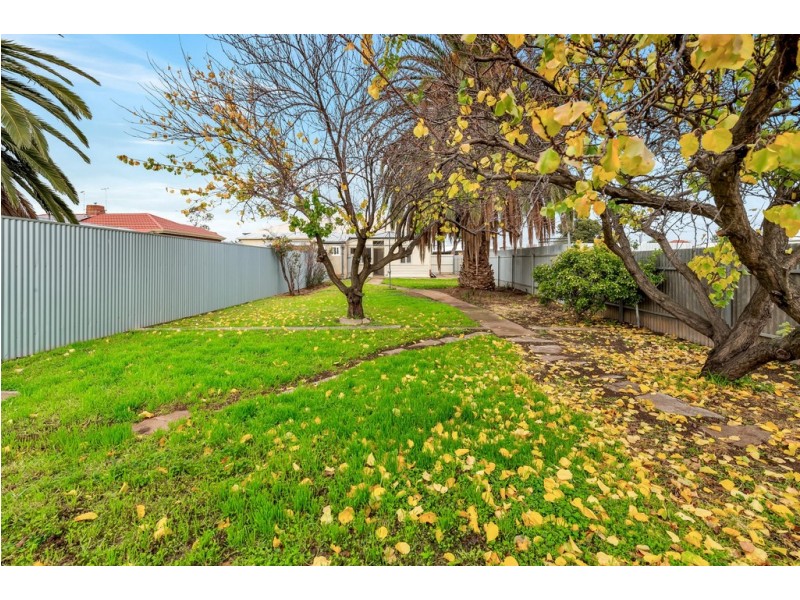 1 Foxgreen Avenue, Findon SA 5023