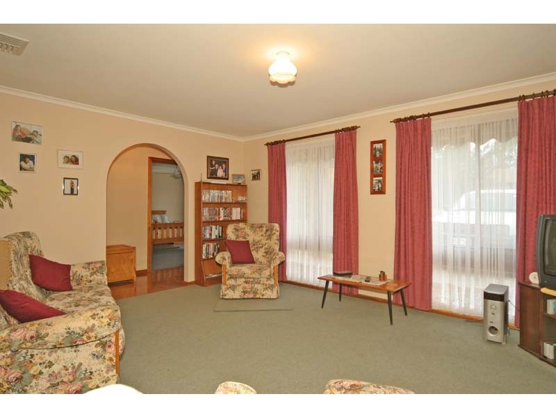 13 Jeanette Crescent, Aberfoyle Park SA 5159