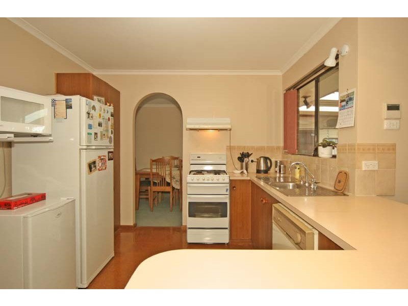 13 Jeanette Crescent, Aberfoyle Park SA 5159