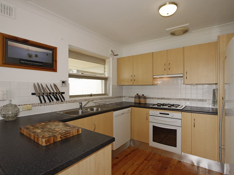 4 Stewart Avenue, Hackham SA 5163