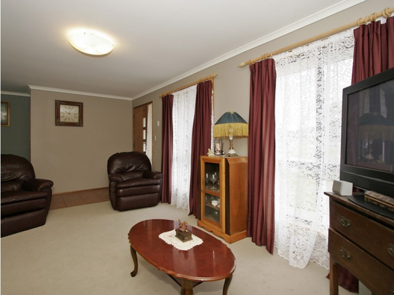 6 Esther Avenue, Woodcroft SA 5162