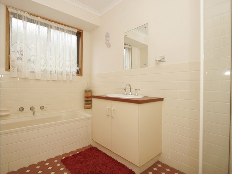 6 Esther Avenue, Woodcroft SA 5162