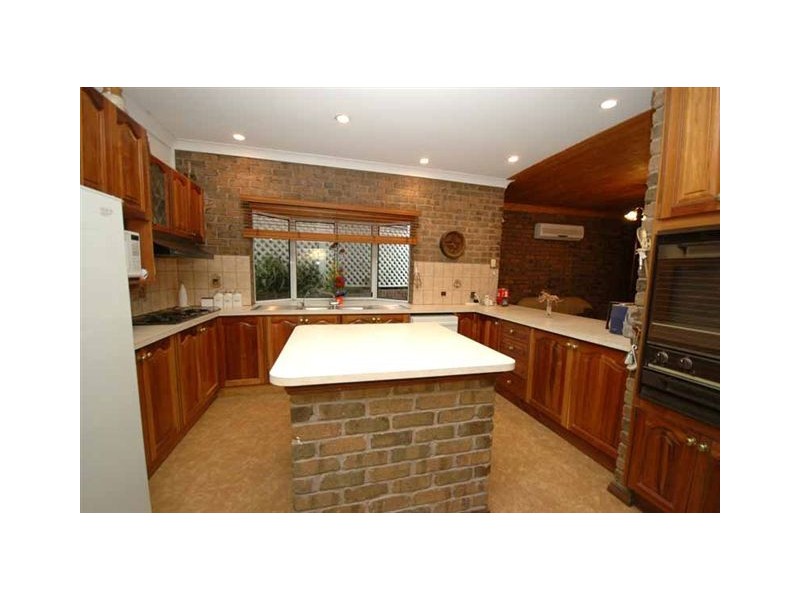 11 Coburn Court, Trott Park SA 5158