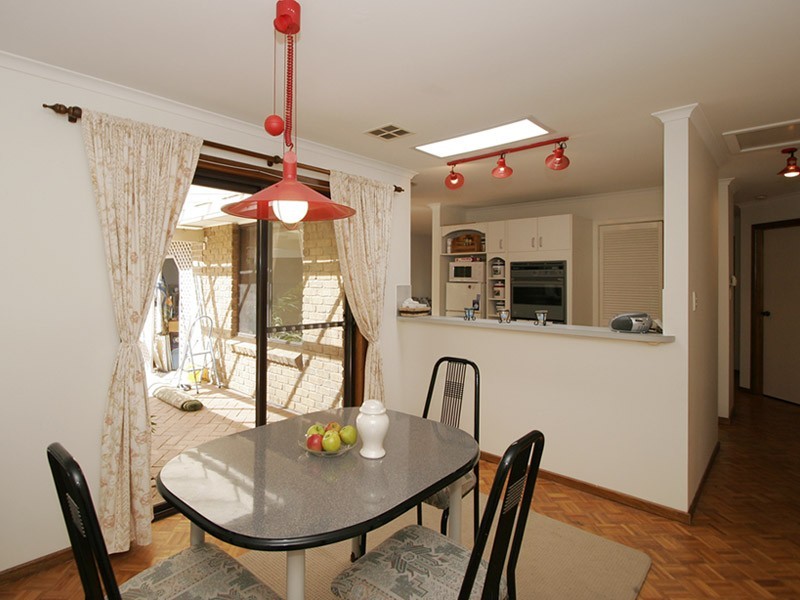 37 Holly Rise, Hackham West SA 5163