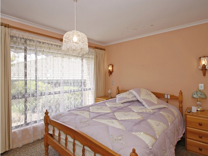 8 Coorumbena Crescent, Morphett Vale SA 5162